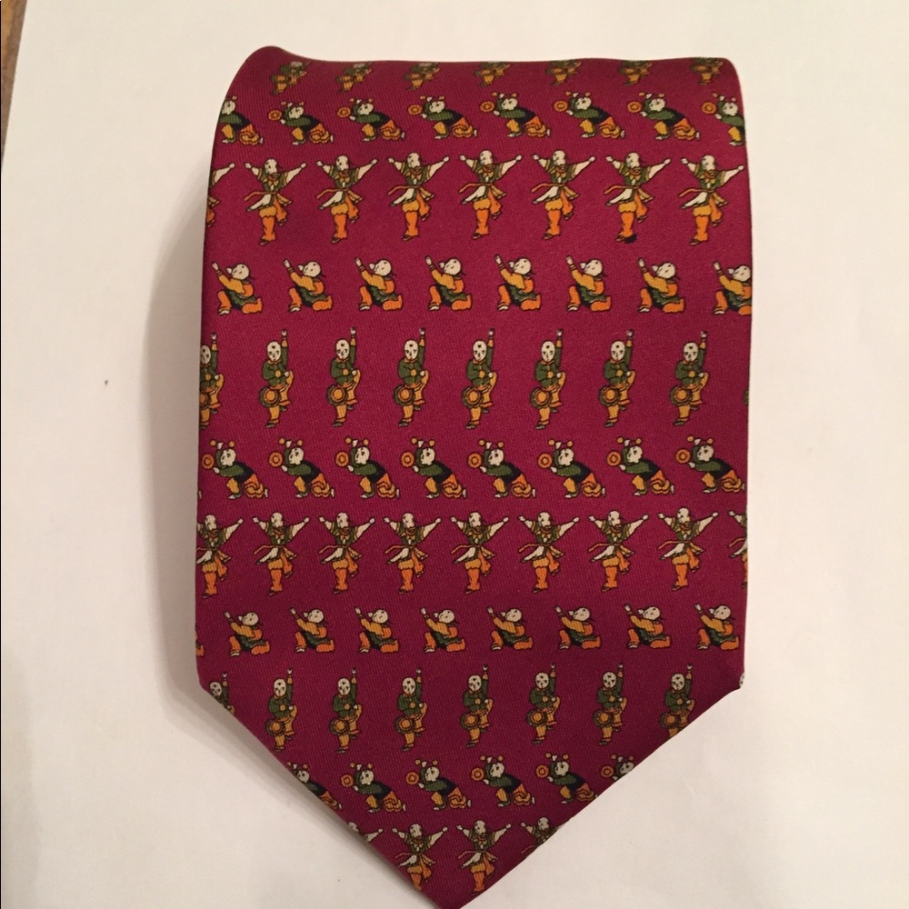 SALVATORE FERRAGAMO TIE RED SILK THEATRE PERFORMERS ASIAN PRINT ITALY LUXURY